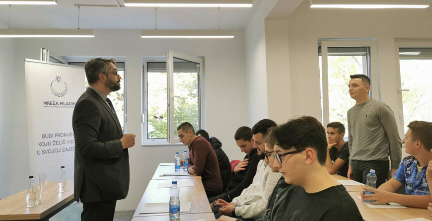 Mreža mladih u saradnji sa Sinan-begovom medresom organizovala radionicu akademskog pisanja